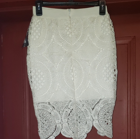 BWCLOSET EMBROIDERY  STRETCH WHITE SHIRT - Picture 5 of 8